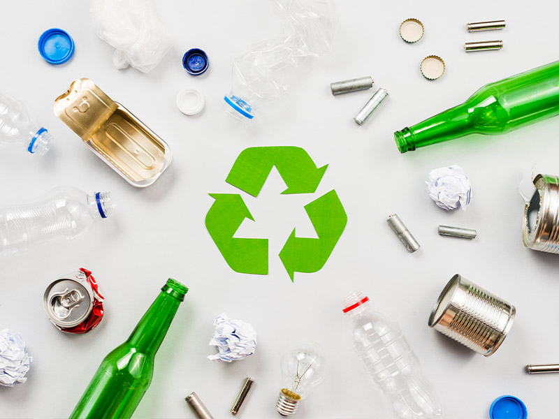 Zielony symbol recyklingu
