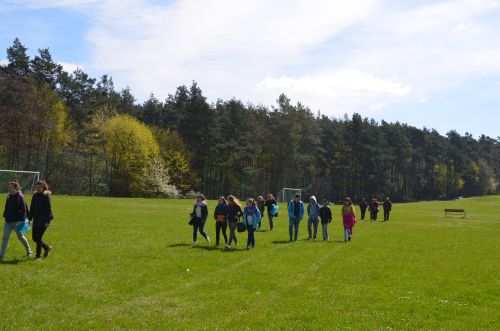 Uczniowie szkół z gminy Polkowice w miniony piątek wzięli udział w spotkaniu geocachingowym