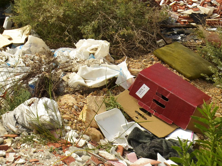 Dzikie wysypisko śmieci